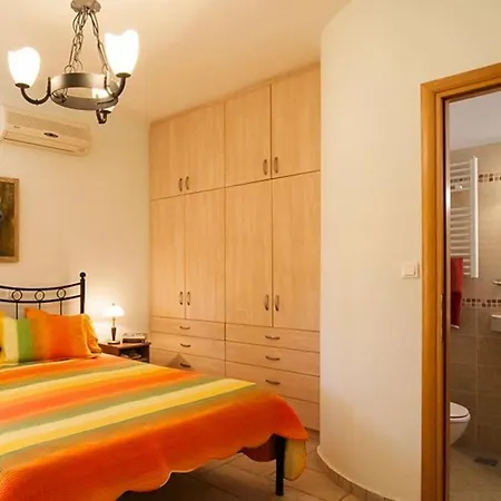 Syros Stilvi House * Vári